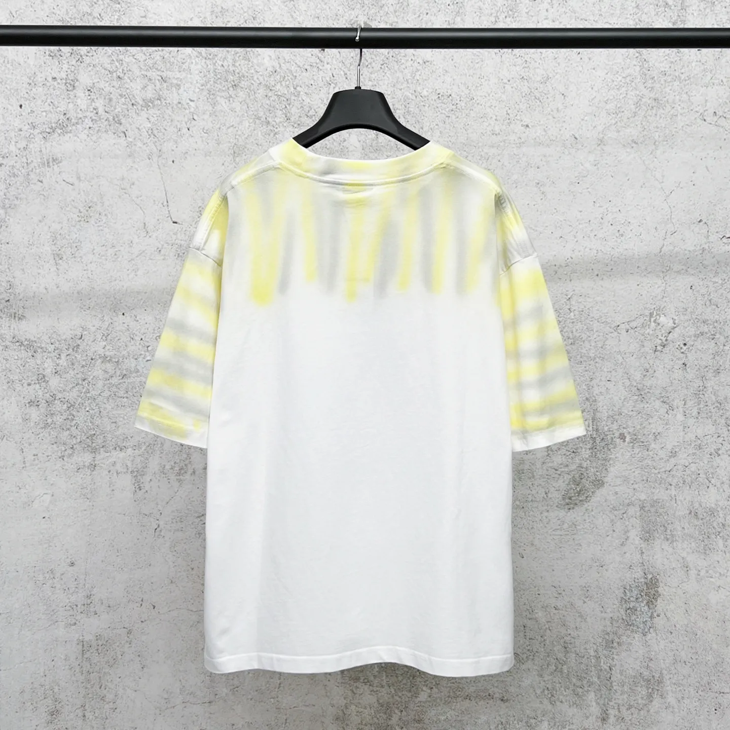 💰P 115 【 . Quality】BALENCI*GA/ .SS 26 New Arrival 。 T 。 ， . Authentic 。 ！ ZP 。 260 ， . ， ， 。 。 ， 。 OS . Same Style ：BL 263788 ：Black，White Size：XS S M L